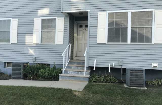 112 Morris Avenue unit: B