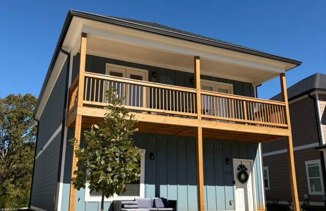 Photo of 4 Bedroom 4 Bathroom Pre-Leasing for 2026