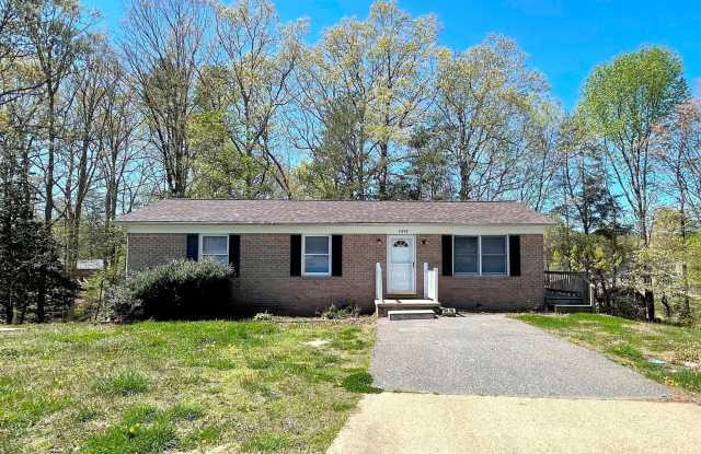 45743 DEE Court