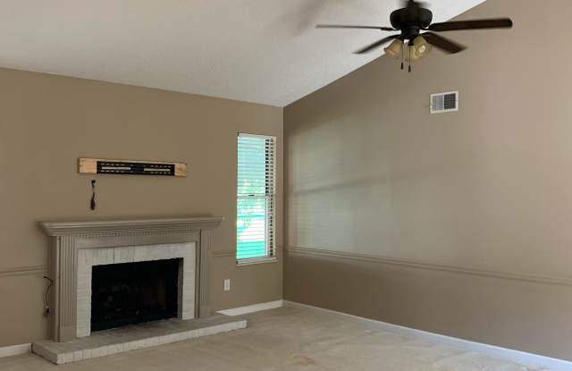 2729 Dartmouth Drive - 1