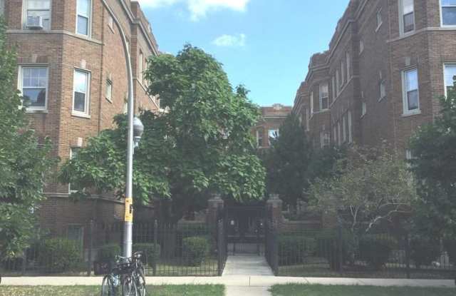 834 W Sunnyside Avenue - 834 West Sunnyside Avenue, Chicago, IL 60640