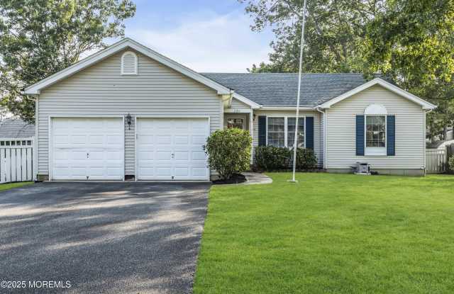 220 Middie Lane