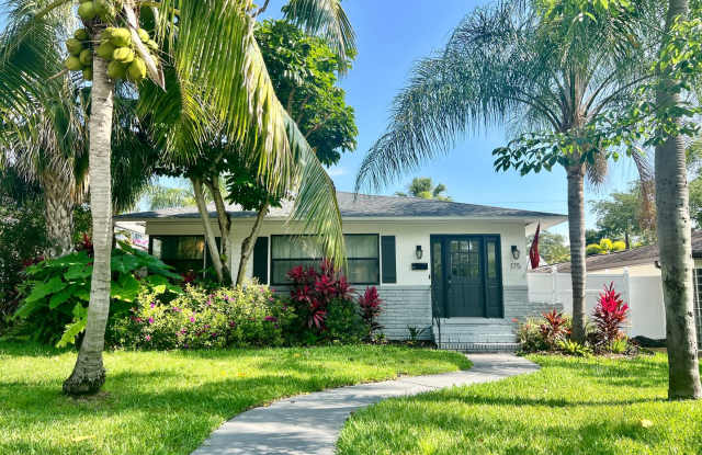 FULLY FURNISHED 2/2 OLD NE BUNGALOW