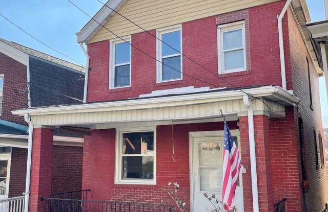 Photo of Newly Remodeled 3 Bedroom, 2 Bathroom in Brentwood- Basement Bar and Central Air!!