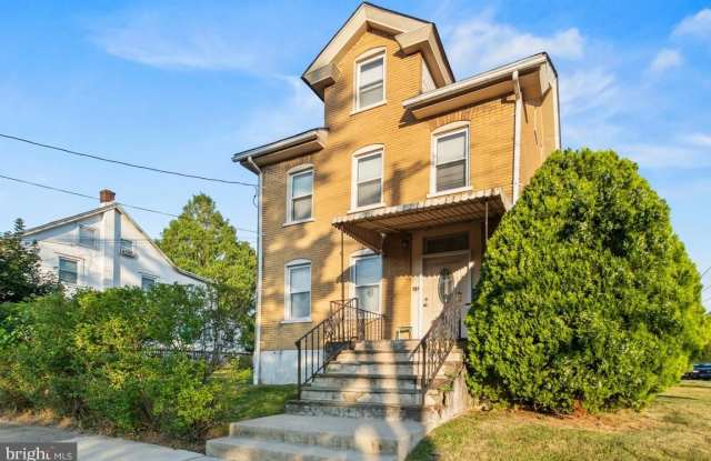 Photo of 201 N LINE Street