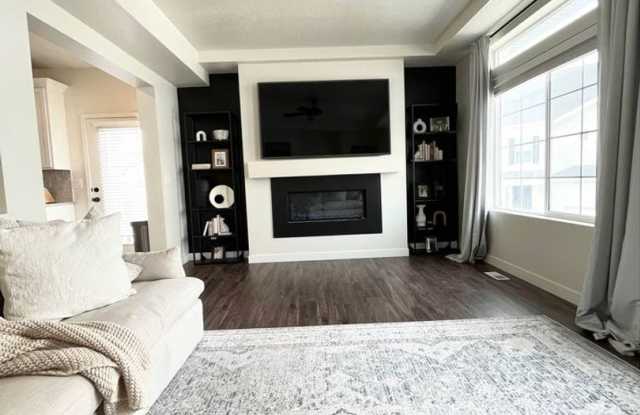 Lovely home for rent in Saratoga Springs. (Pet Friendly)