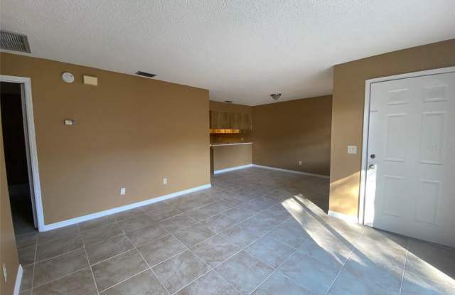 3140 BLOOMINGDALE VILLAS COURT