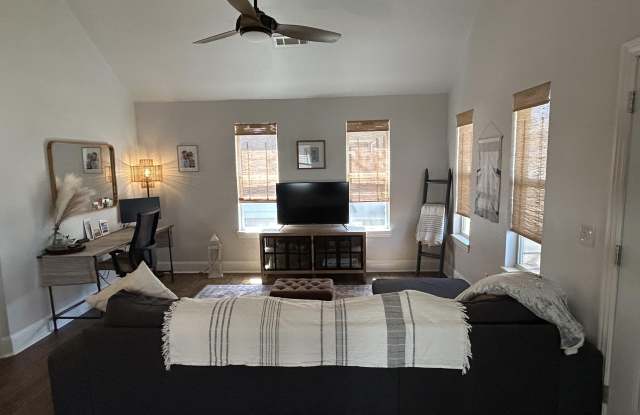 2052 South Florida Way