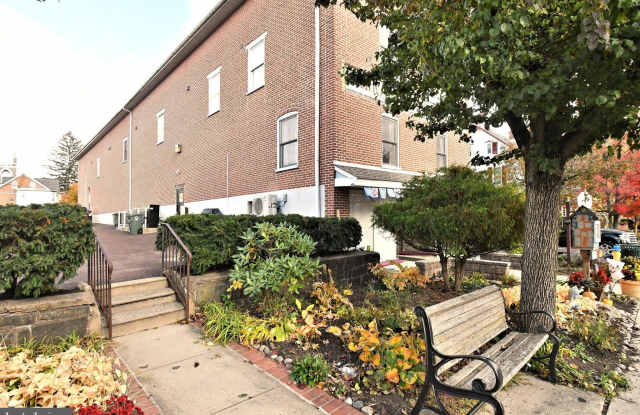 601 W MARKET Street unit: 100