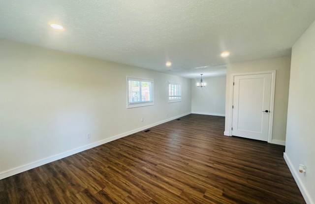 Charming and Updated Cul-de-Sac Gem with Year-Round Sunroom and Spacious Backyard!