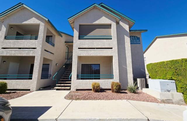 BEAUTIFUL 1 BED 1 BATH CONDO MINUTES FROM THE STRIP!