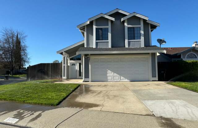 Well-maintained Antelope home with hardwood floors. Landscaper included! photos photos