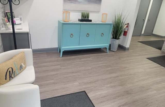 320 MIDDLETOWN Boulevard unit: 303