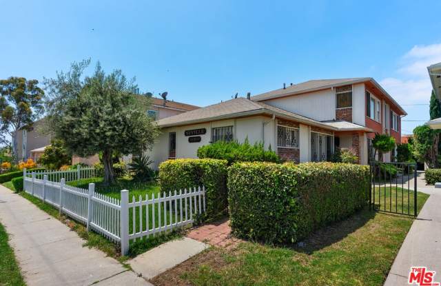 831 Austin Ave