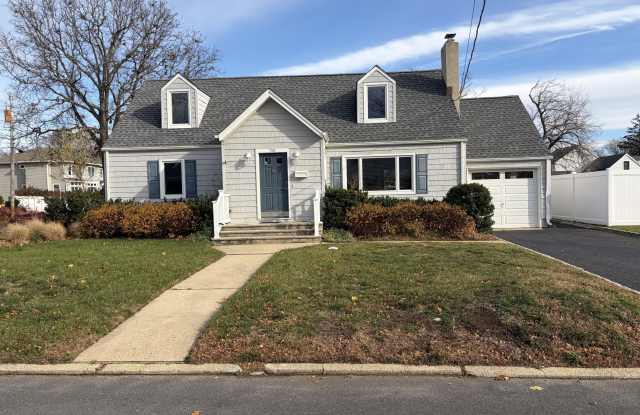 755 Van Court Avenue