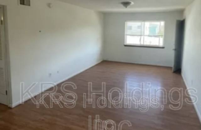 776 W Oceanview Avenue