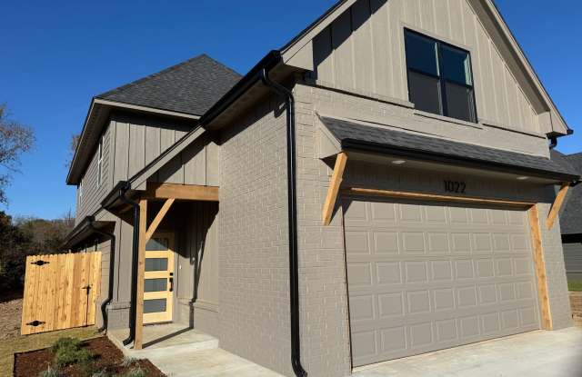 New Construction - 1st MONTHS RENT FREE - 4 bed - 3 bath - 2 car with fenced yard!