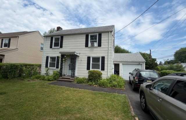 19 Alexander Ave