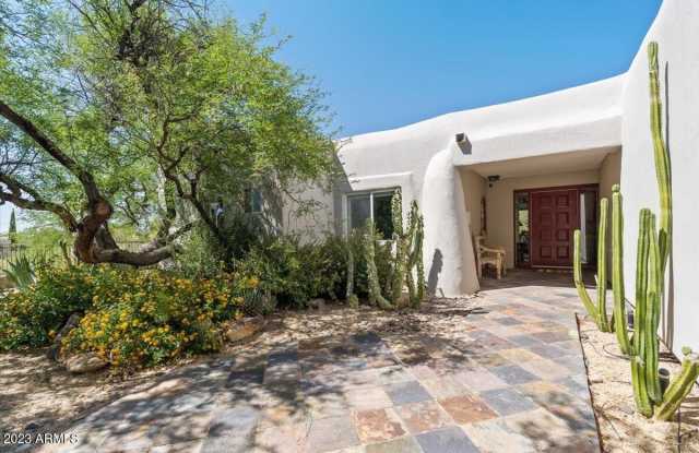 1816 E EAGLE CLAW Drive