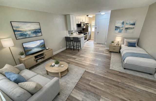RENOVATED Studio in Lemon Grove (close to San Diego etc) with AC/Gated Parking!!