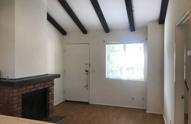 Stunning West Hills 1+1 Upper Unit