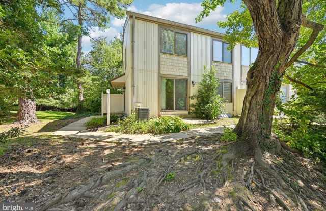 Photo of 5 DENDRON Court unit: 36-5