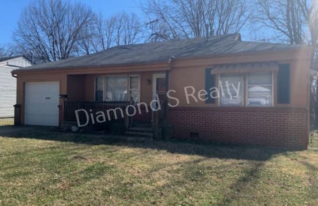 206 East Lindberg Street - 206 East Lindberg Street, Springfield, MO 65807