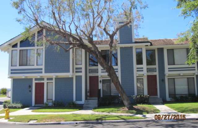 LOVELY 2 BR/1.5 BATH, 2 STORY CONDO WITH GARAGE