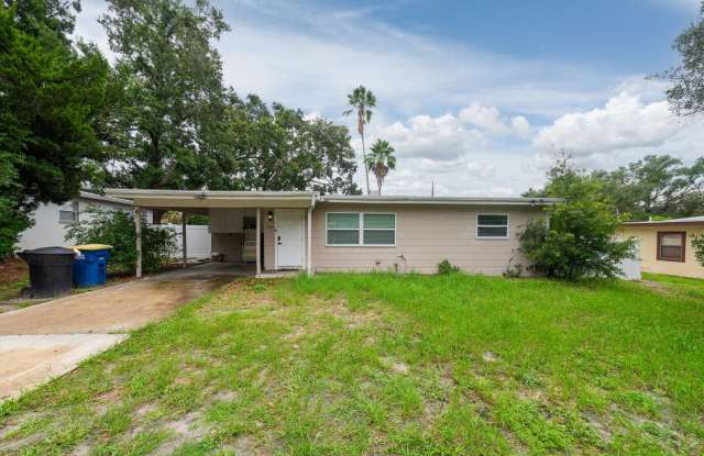 Updated 4-Bedroom in Clearwater. Minutes from Clearwater Beach!