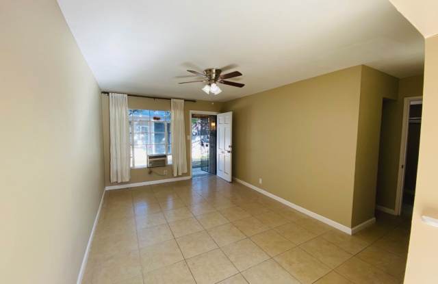 489-6621 Whitsett Ave