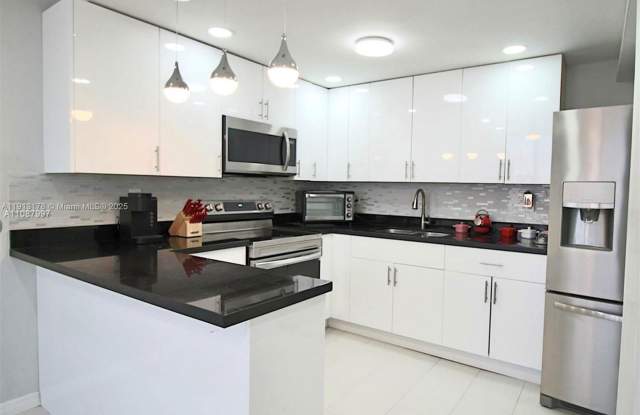 Photo of 3865 West 9th Way