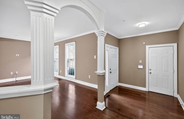 3240 SPRIGGS REQUEST Way