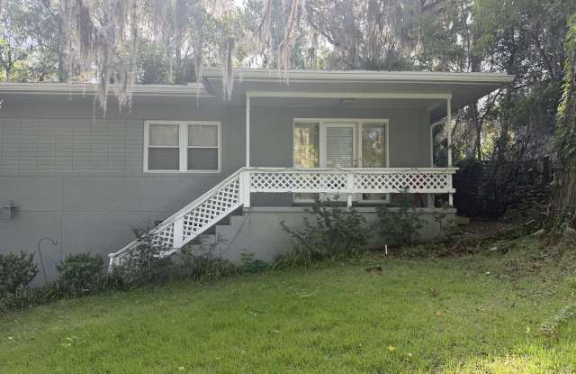 701 Southwest 28 Street