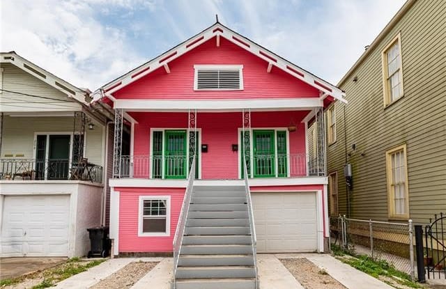 204 N CLARK Street - 204 North Clark Street, New Orleans, LA 70119