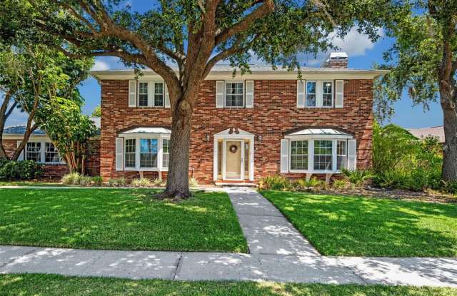 300 CYPRESS CREEK CIRCLE