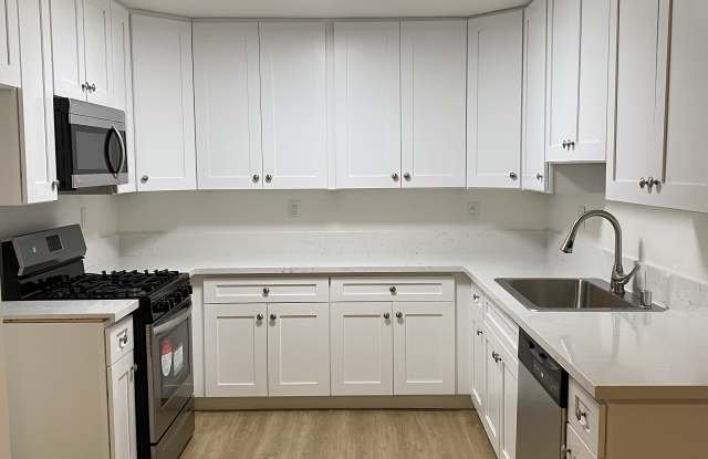 Photo of 1014 West Huntington Drive