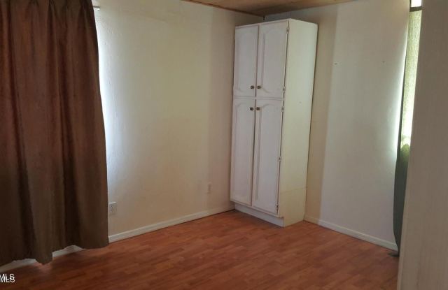 2317 N MITCHELL Street