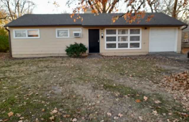 Photo of 7009 E 111th St