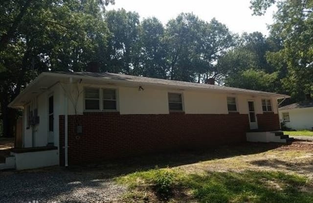 12303 Grove Pl - 12303 Grove Place, Chester, VA 23831