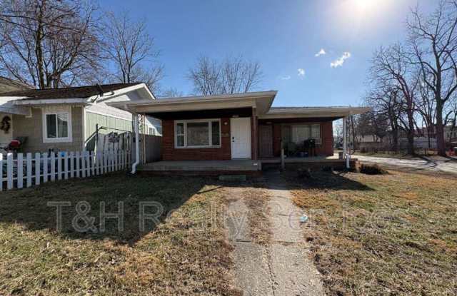 1261 West 32nd Street