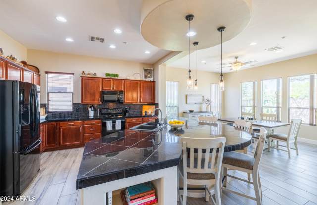 12368 W HEDGE HOG Place