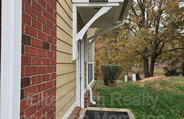 15224 Coventry Court Lane