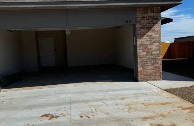 3 bedroom 2.5 bath duplex in Newcastle