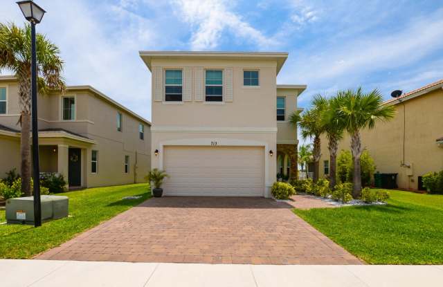 713 NW Leonardo Circle