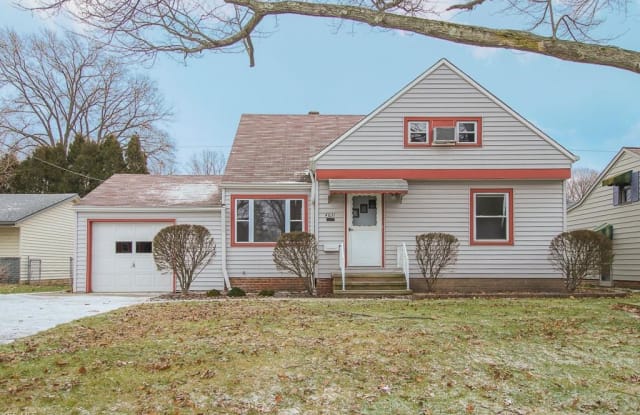 4631 Orchard Rd - 4631 Orchard Road, Fairview Park, OH 44126