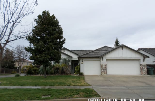 2920 W. Tyler Avenue - 2920 West Tyler Avenue, Visalia, CA 93291