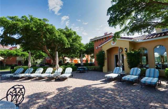 8601 Piazza Del Lago