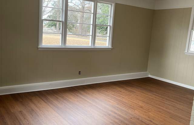 1718 Us Highway 70 West