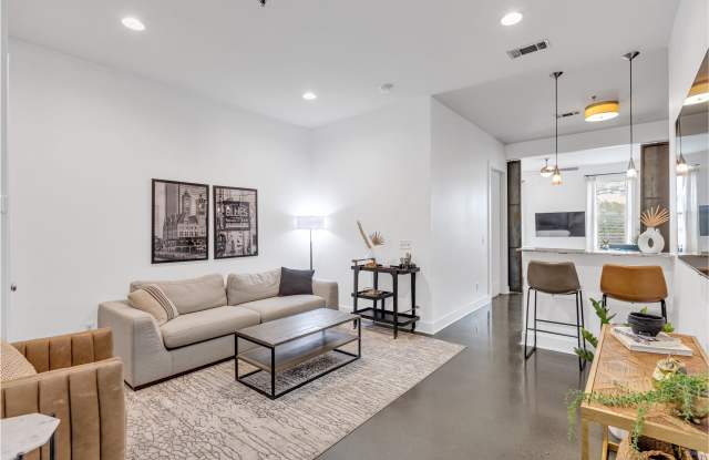 210 30th Ave N, Apt 210 - 1