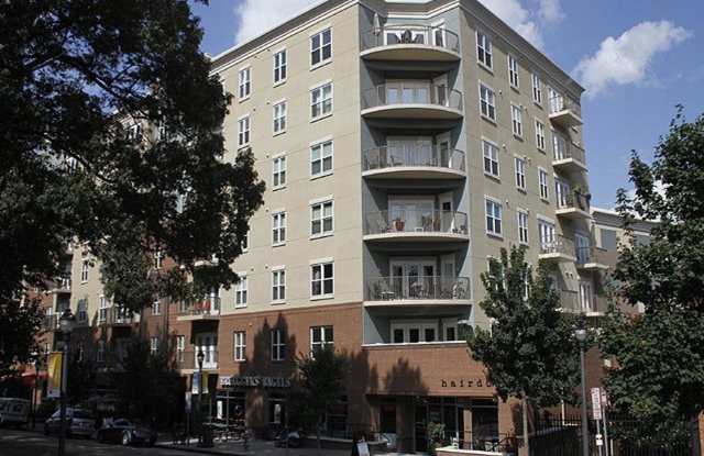 Modern Downtown Raleigh Condo w/ Top Floor Skyline Views